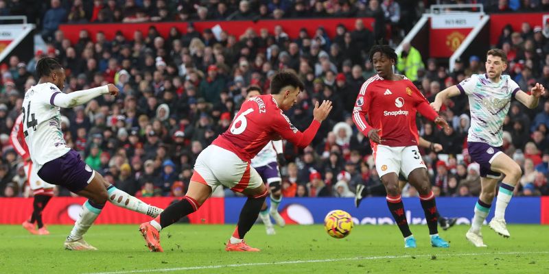 Semenyo đã ghi bàn thắng ấn định Man Utd đấu với Bournemouth